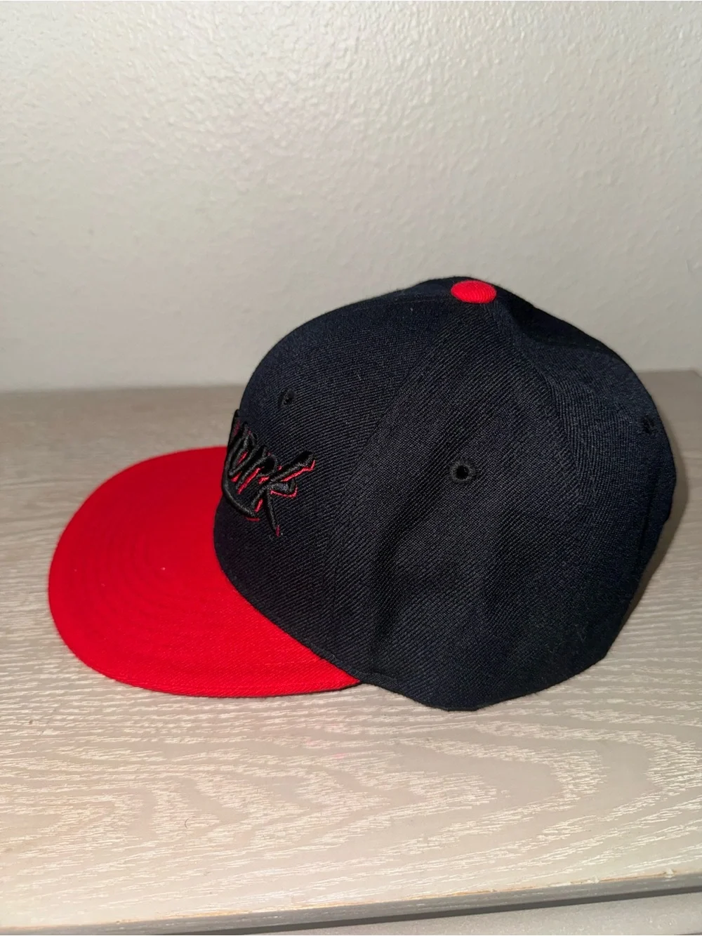 NEW YORK RED & BLACK SNAPBACK HATCO HAT/CAP
